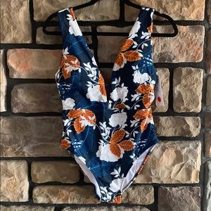 Cupshe NWT one piece swimsuit